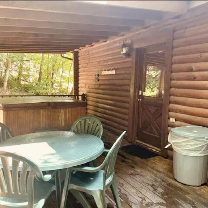Rustic Black Bear Cabin Pigeon Forge Extérieur photo