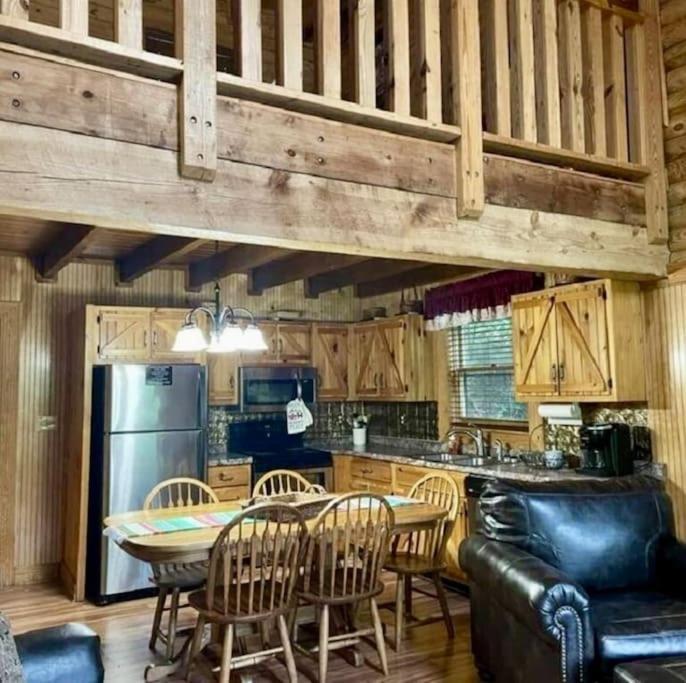Rustic Black Bear Cabin Pigeon Forge Extérieur photo