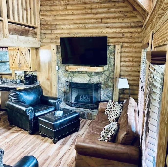Rustic Black Bear Cabin Pigeon Forge Extérieur photo